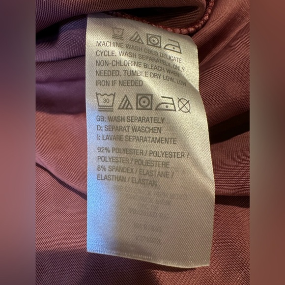 Isaac Mizrahi Embossed Velvet Damask Tunic Top Wine size 1X - Picture 7 of 8